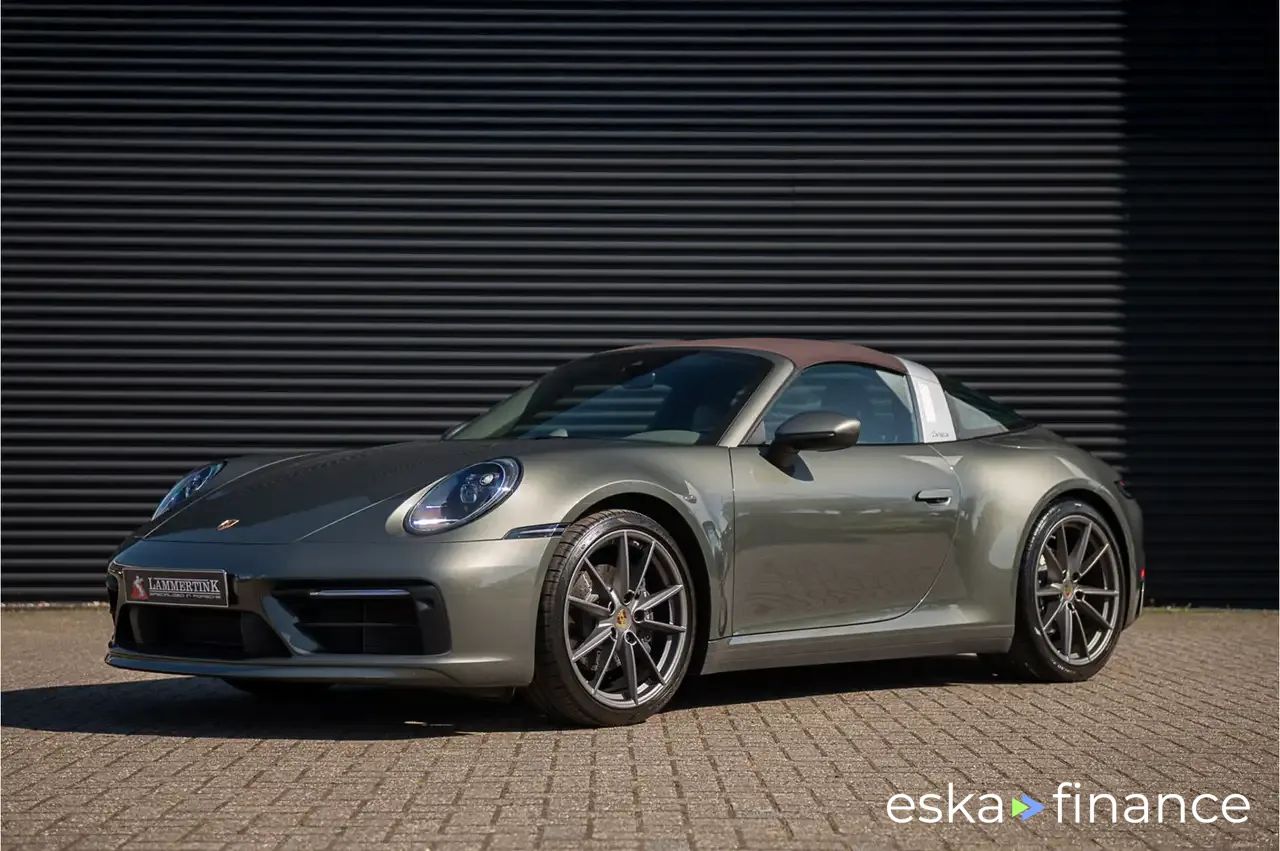 Lízing Kabriolet Porsche 992 2021