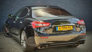 Lízing Sedan Maserati Ghibli 2014
