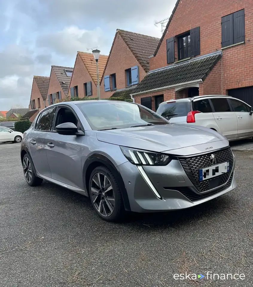 Lízing Sedan Peugeot 208 2021