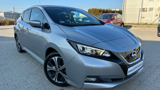 Hatchback Nissan Leaf 2018