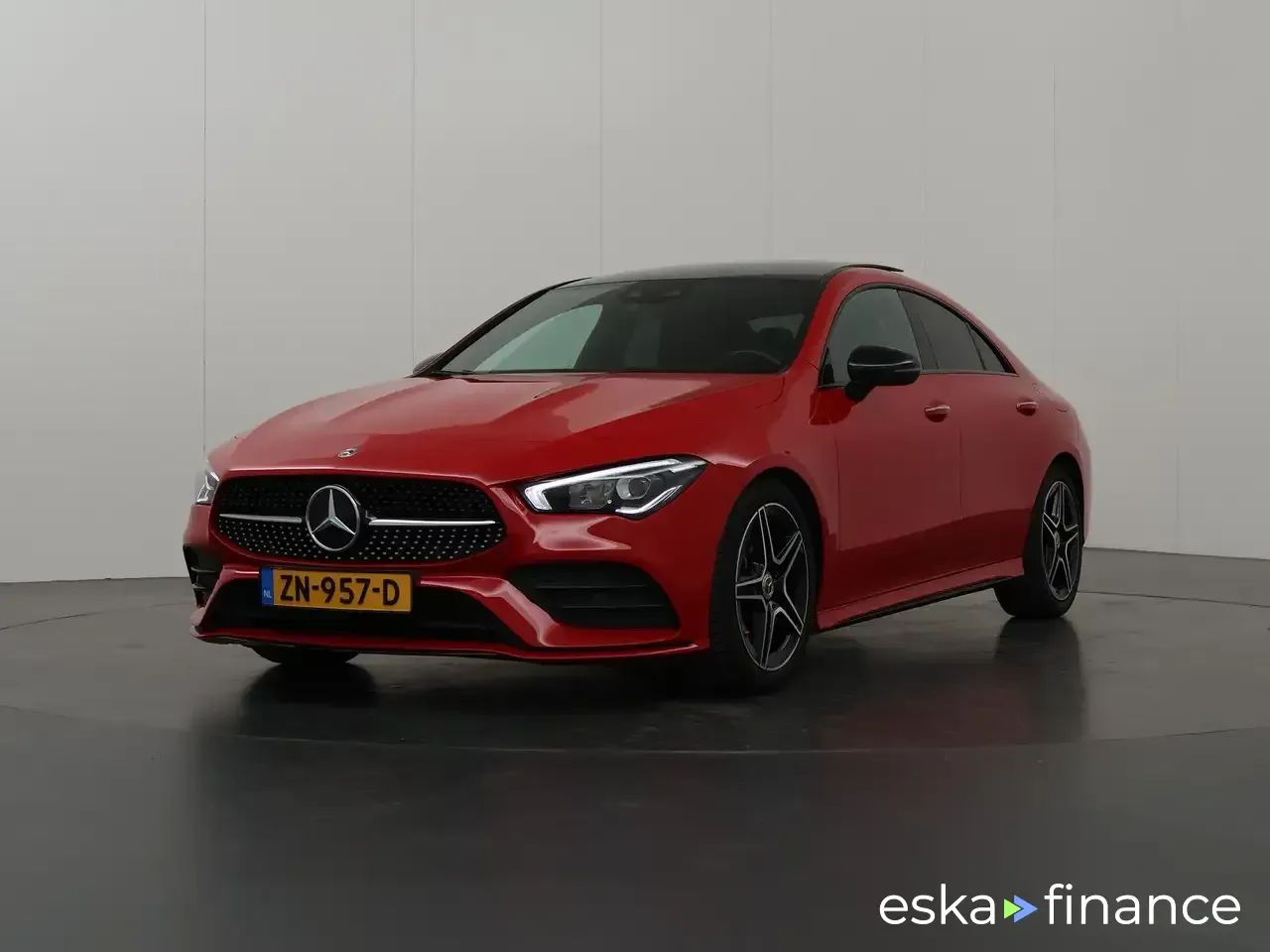 Lízing Sedan MERCEDES CLA 200 2019