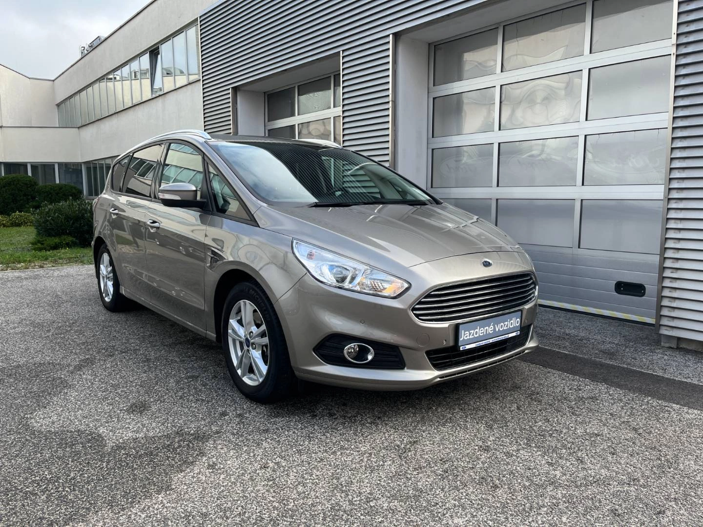 Wóz Ford S-Max 2016