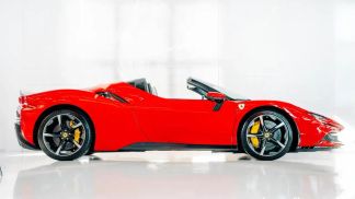 Finansowanie Zamienny Ferrari SF90 SPIDER 2024