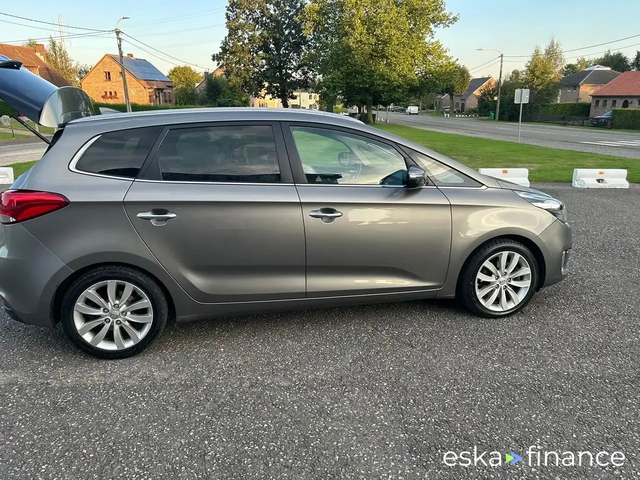 Leasing Passenger transport Kia Carens 2015