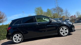 Financování Hatchback MERCEDES B 180 2015