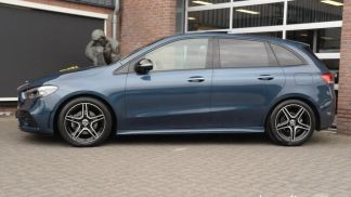 Lízing Hatchback MERCEDES B 180 2019