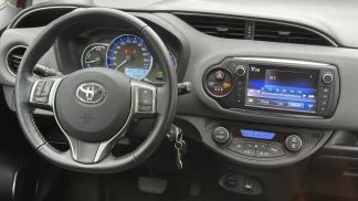 Lízing Hatchback Toyota Yaris 2016