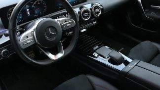 Lízing Sedan MERCEDES CLA 180 2019