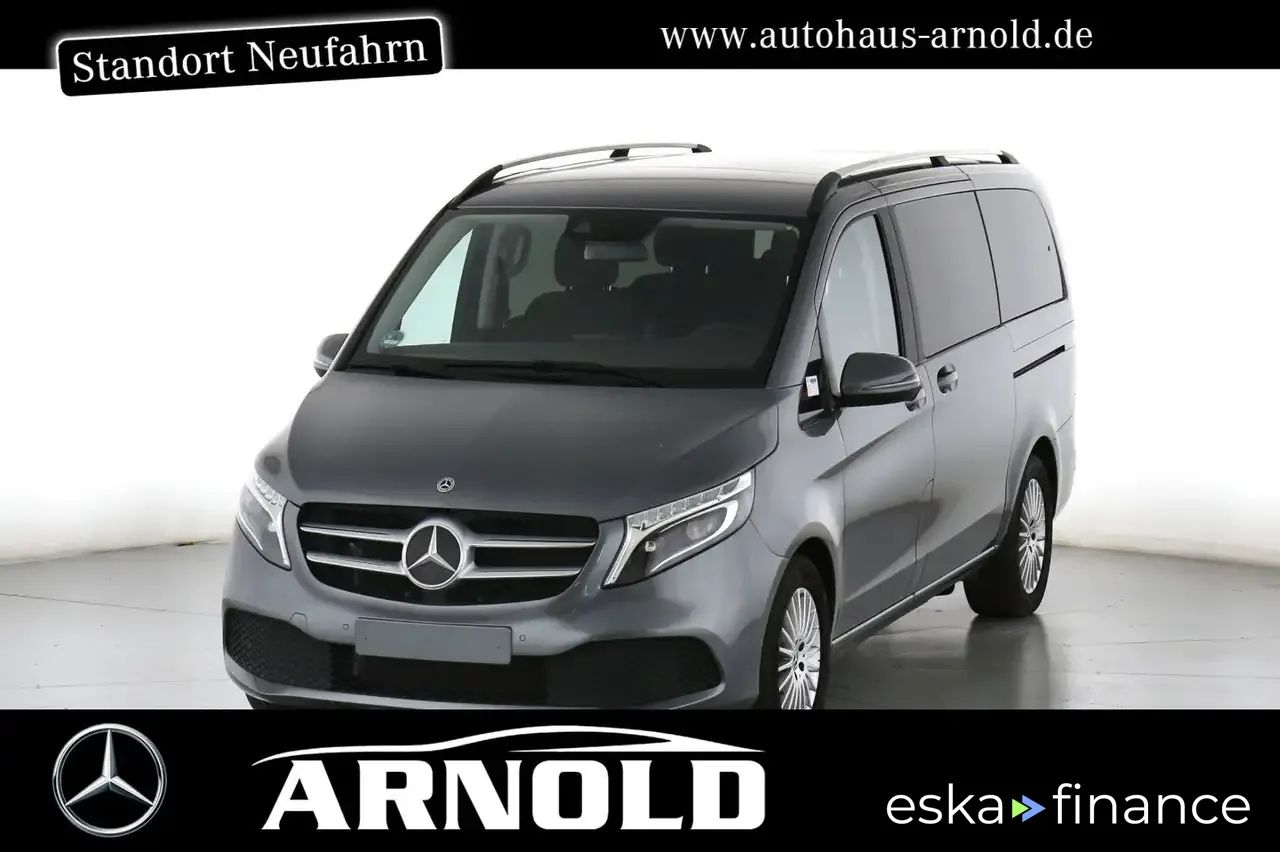 Leasing Passenger transport MERCEDES V 220 2023