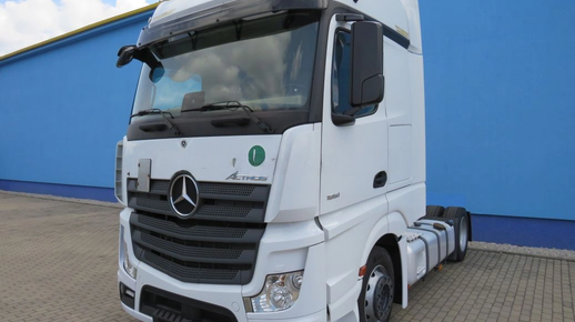 MERCEDES 1851 2021