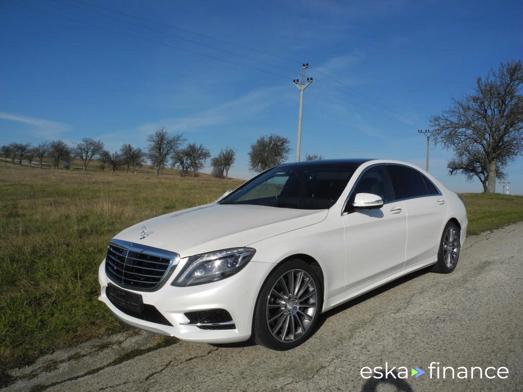 Sedan MERCEDES S TRIEDA 2015