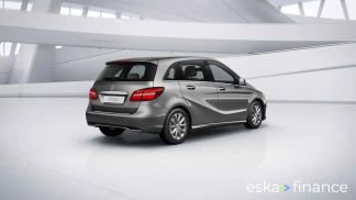Lízing Hatchback MERCEDES B 180 2018