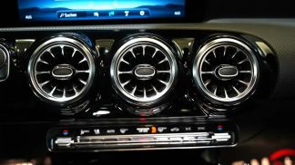 Lízing Sedan MERCEDES CLA 200 2023