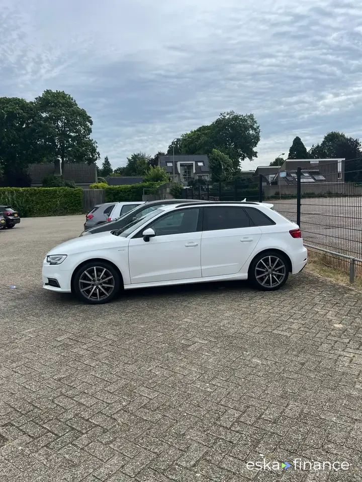 Financování Hatchback Audi A3 2017