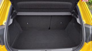 Lízing Sedan Peugeot E-208 2020