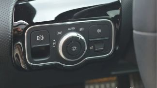 Lízing Sedan MERCEDES CLA 200 2024