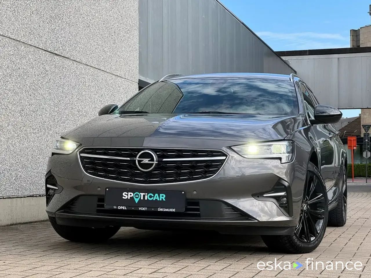 Wóz Opel Insignia 2022