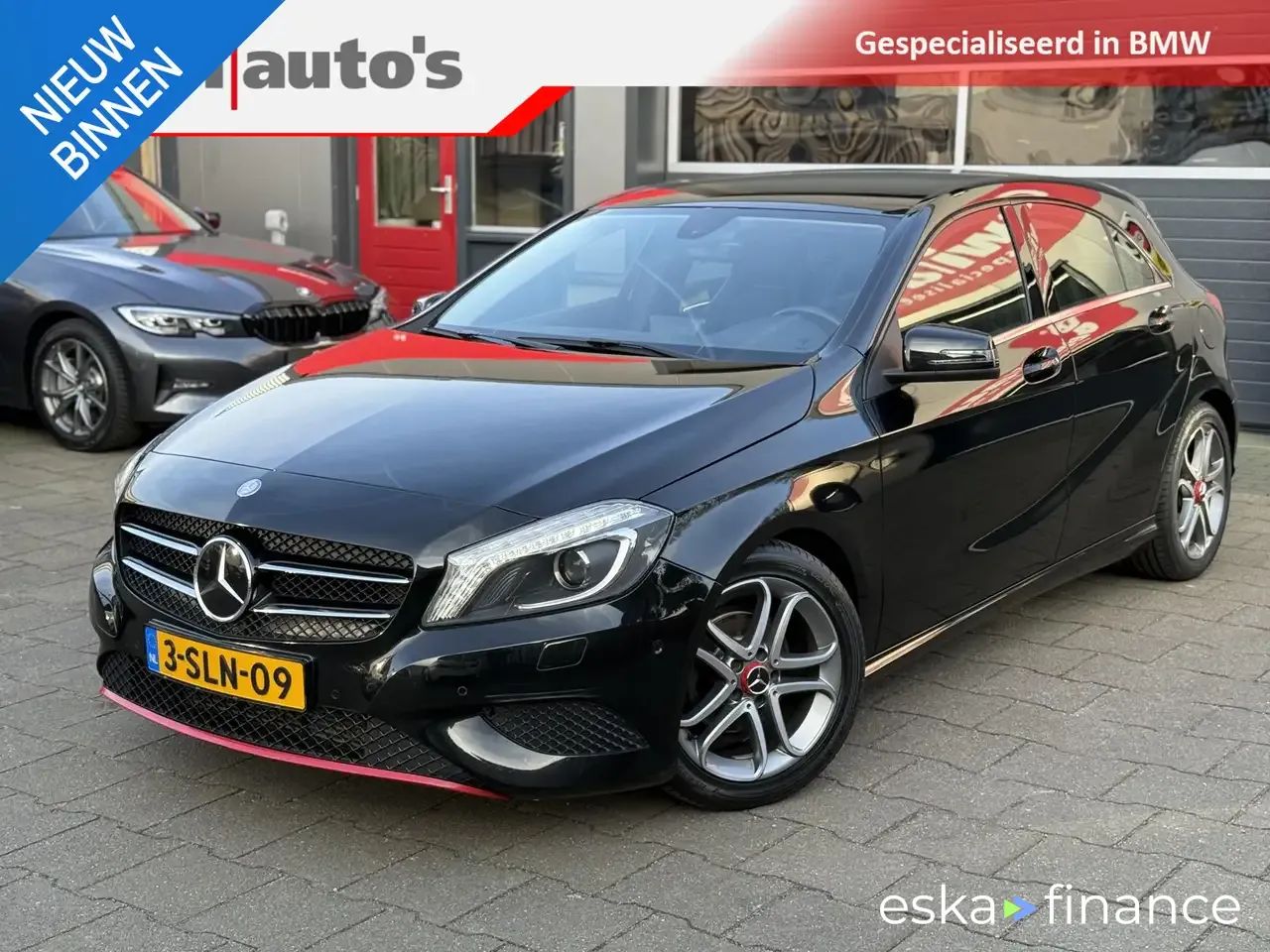 Financování Hatchback MERCEDES A 180 2013