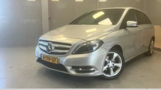 Financování Hatchback MERCEDES B 180 2014