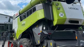 Leasing Combine grain harvester Claas Lexion 8700TT 2020