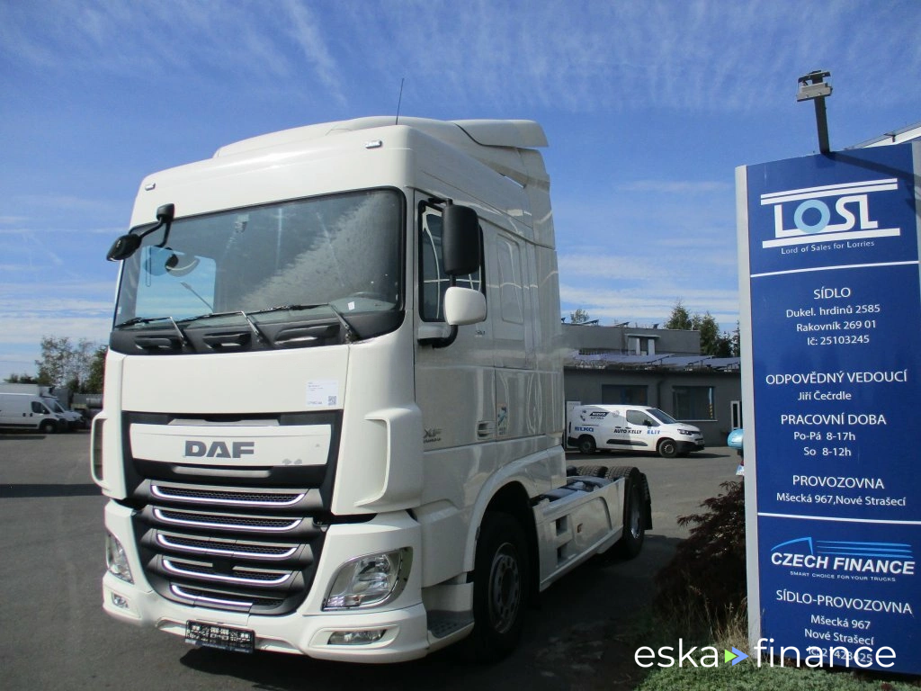 Ciągnik siodłowy DAF XF510 SPACECAB 2017