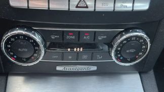 Lízing Sedan MERCEDES C 180 2012
