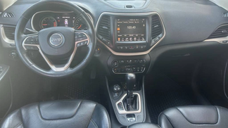 Finansowanie SUV Jeep Cherokee 2014