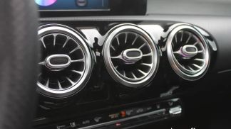 Lízing Sedan MERCEDES CLA 250 2020