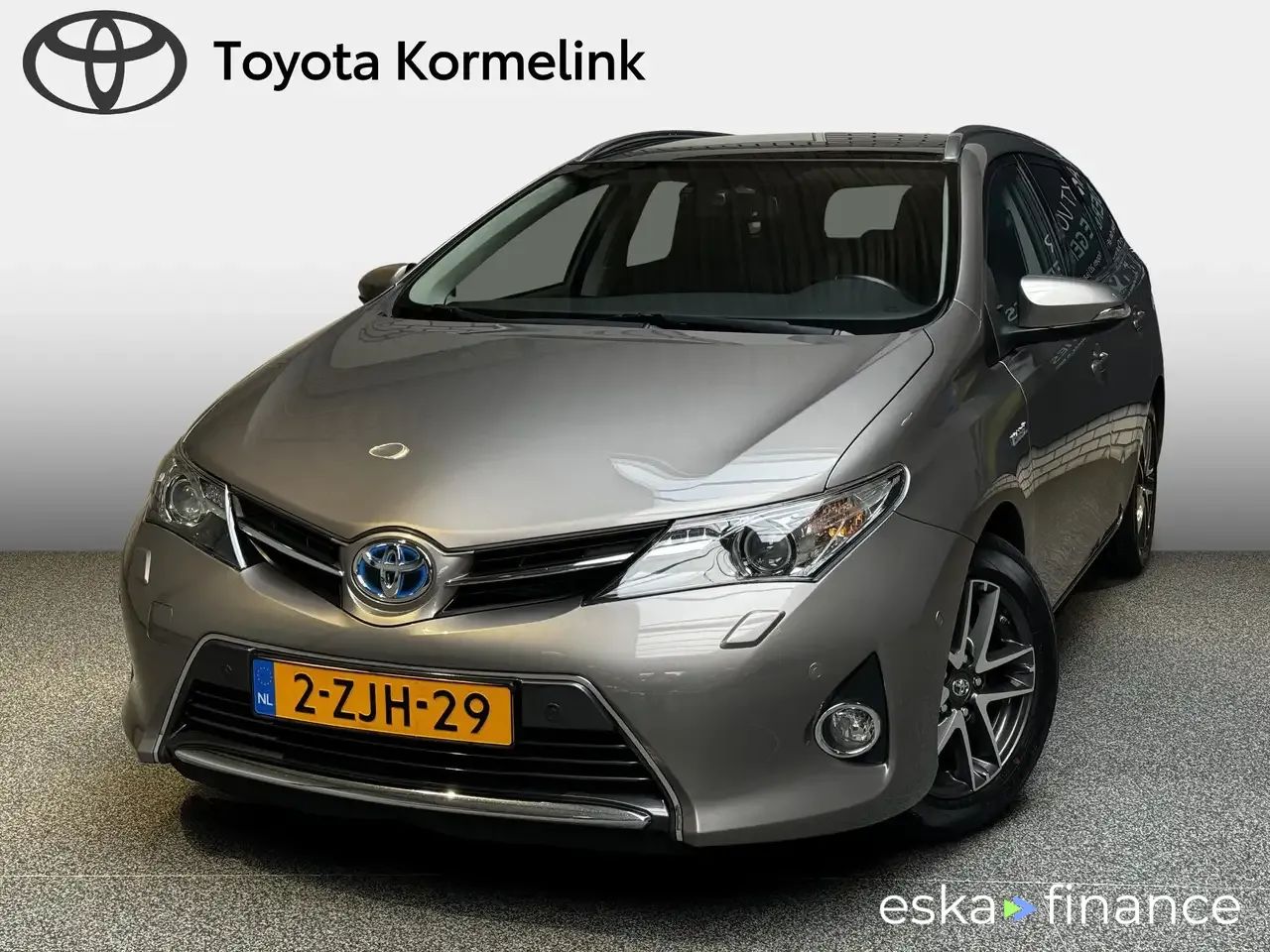 Wagon Toyota Auris 2015