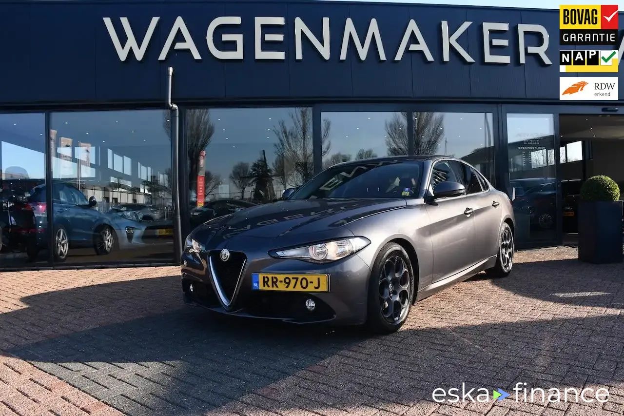 Lízing Sedan Alfa Romeo Giulia 2018