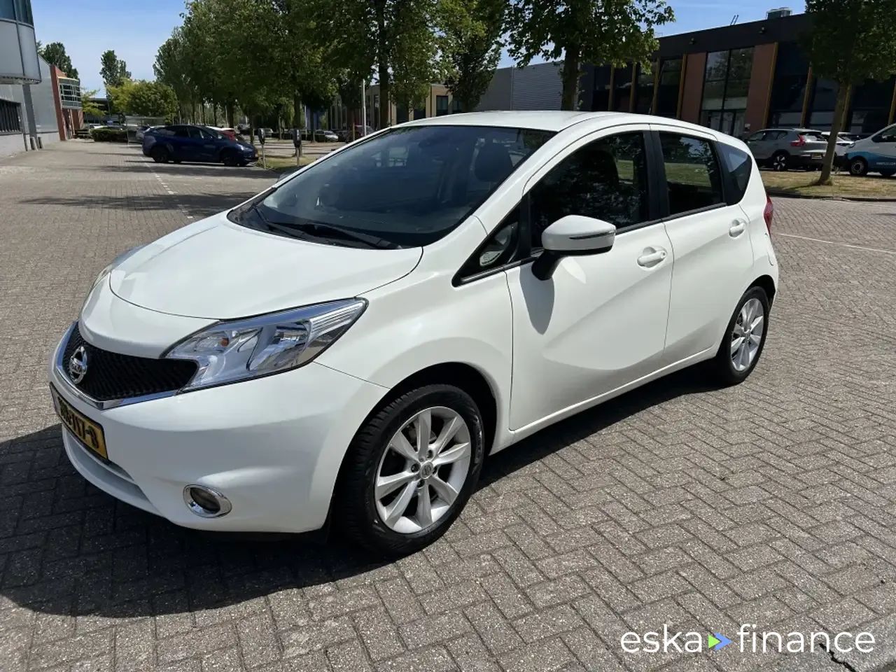 Lízing Hatchback Nissan Note 2015