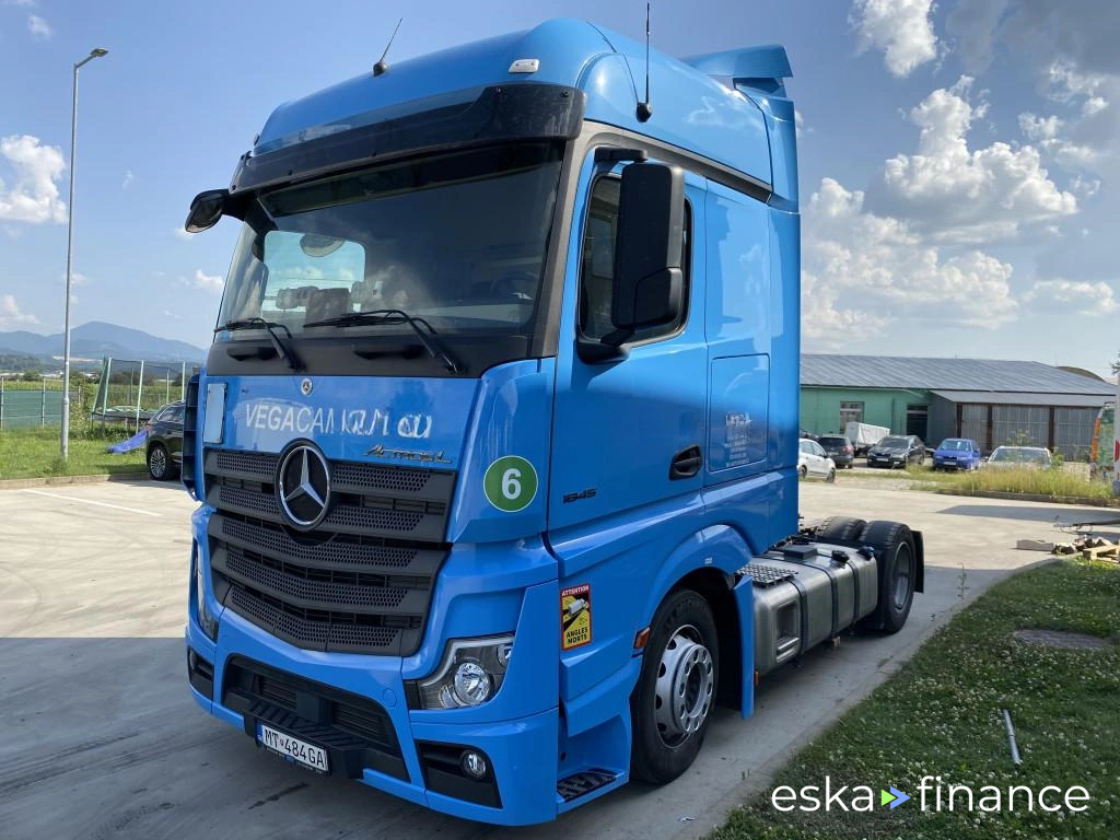 Ciągnik siodłowy MERCEDES ACTROS 2023