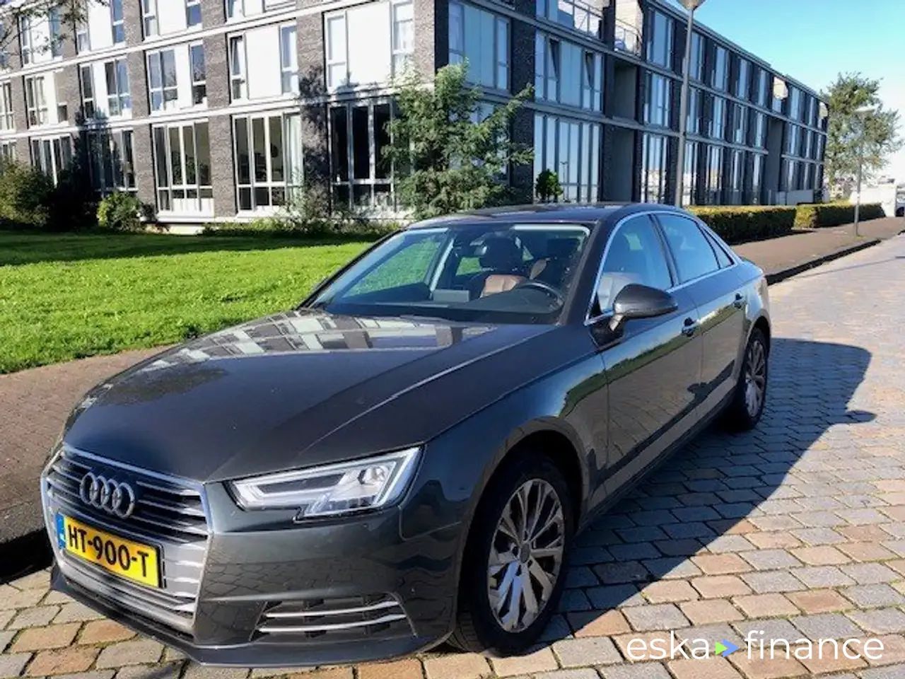 Lízing Sedan Audi A4 2015