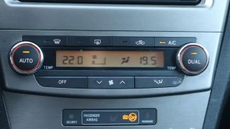 Lízing Sedan Toyota Avensis 2011