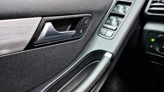 Lízing Hatchback MERCEDES R 350 2011