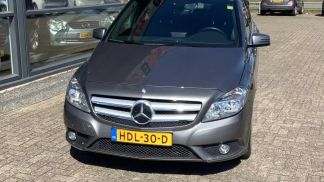 Lízing Hatchback MERCEDES B 180 2013