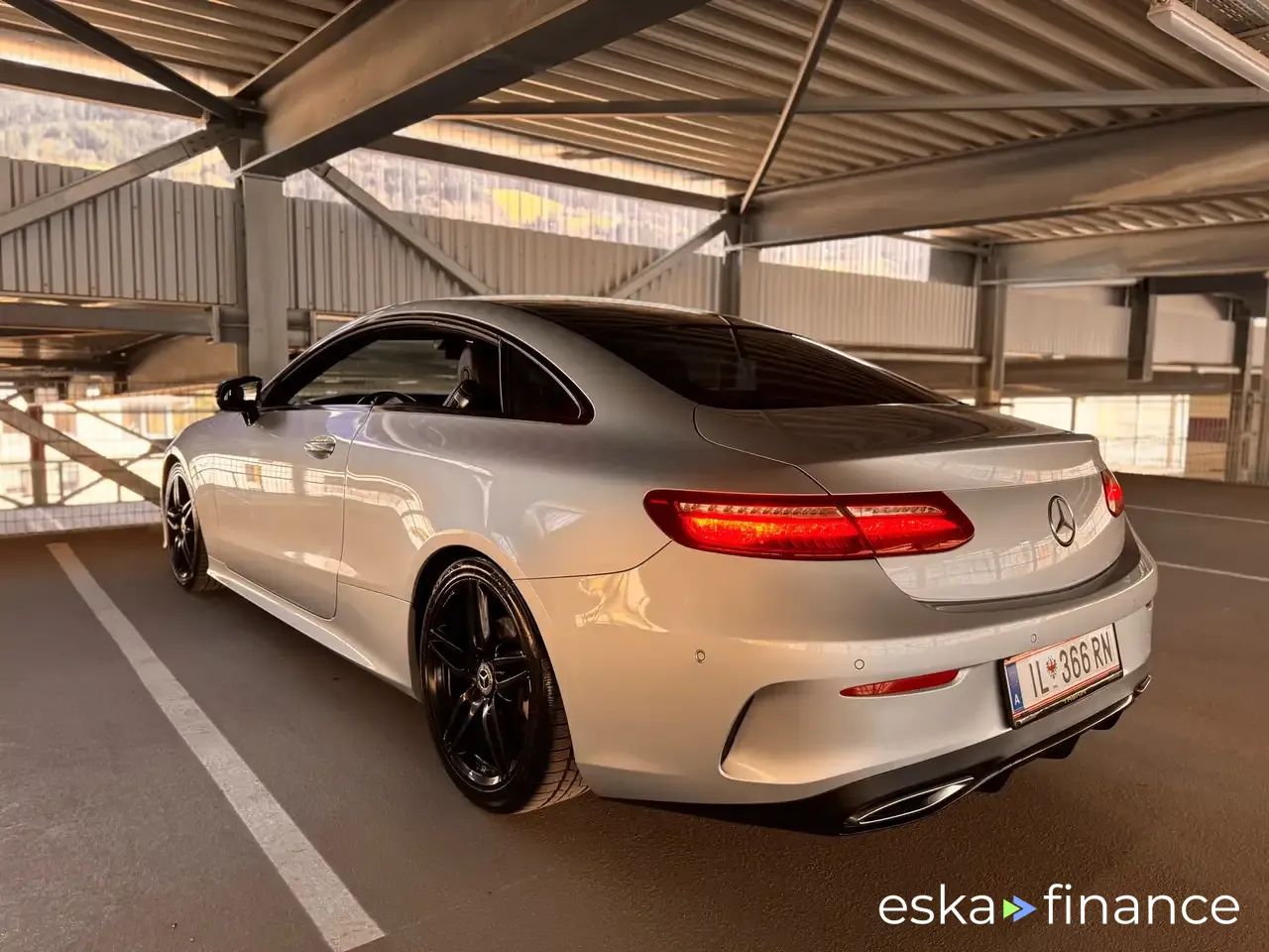 Financování Kupé MERCEDES E 220 2017