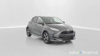 Leasing Sedan Toyota Yaris 2024