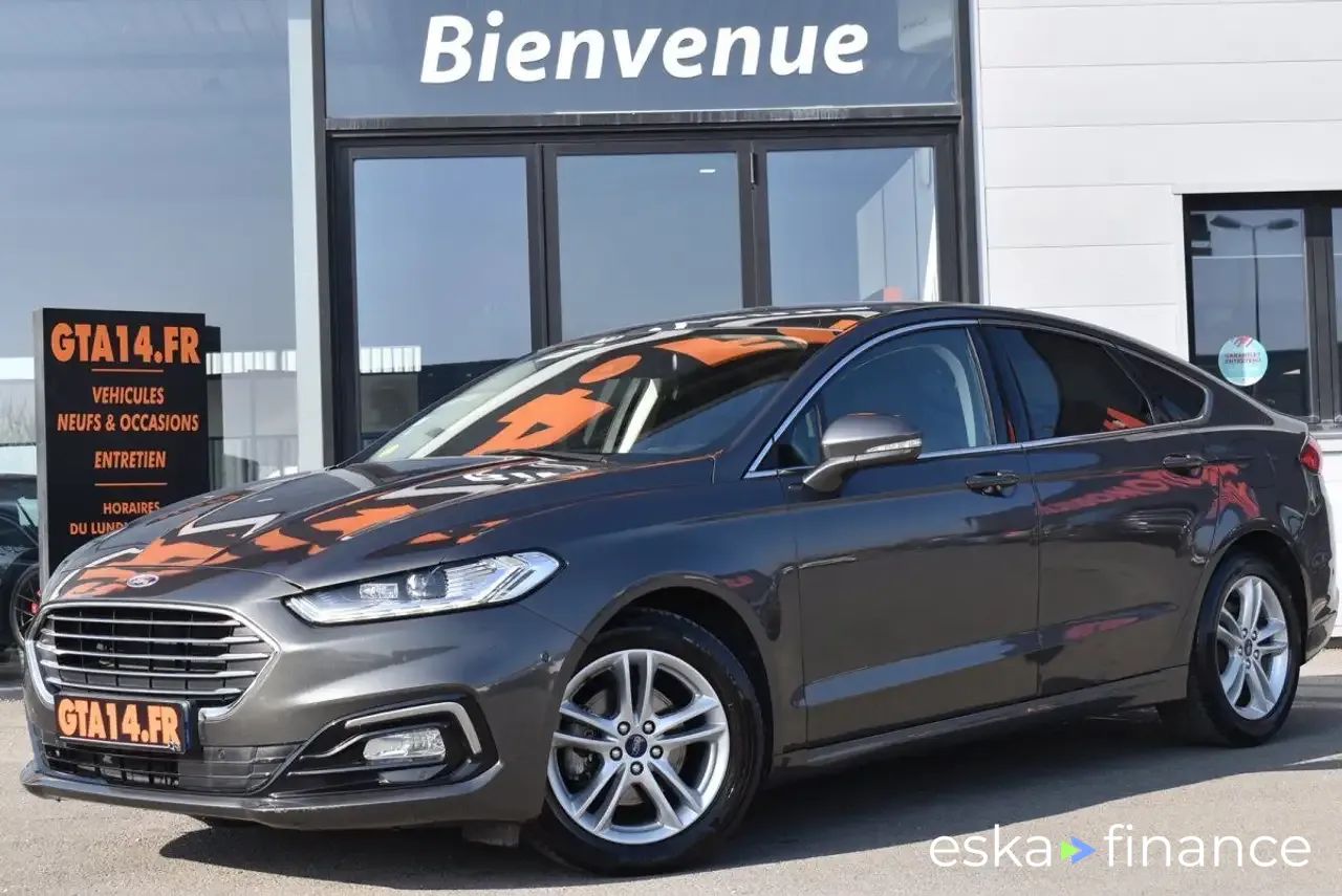 Lízing Sedan Ford Mondeo 2019