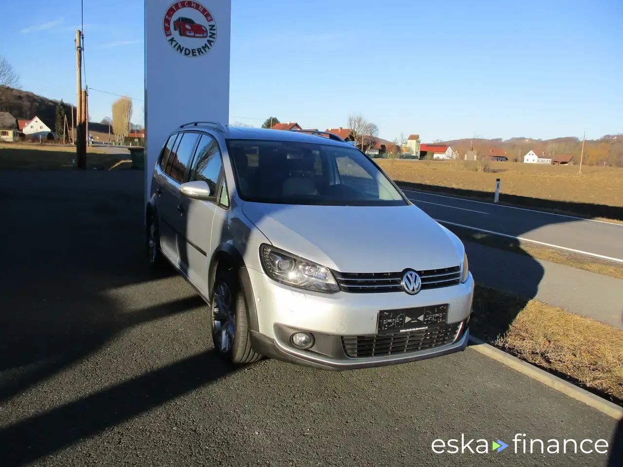 Lízing Hatchback Volkswagen Touran 2014