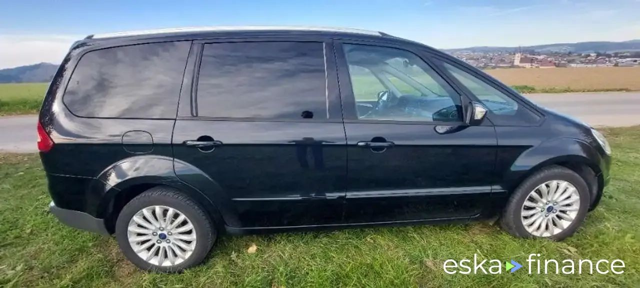 Lízing Hatchback Ford Galaxy 2012