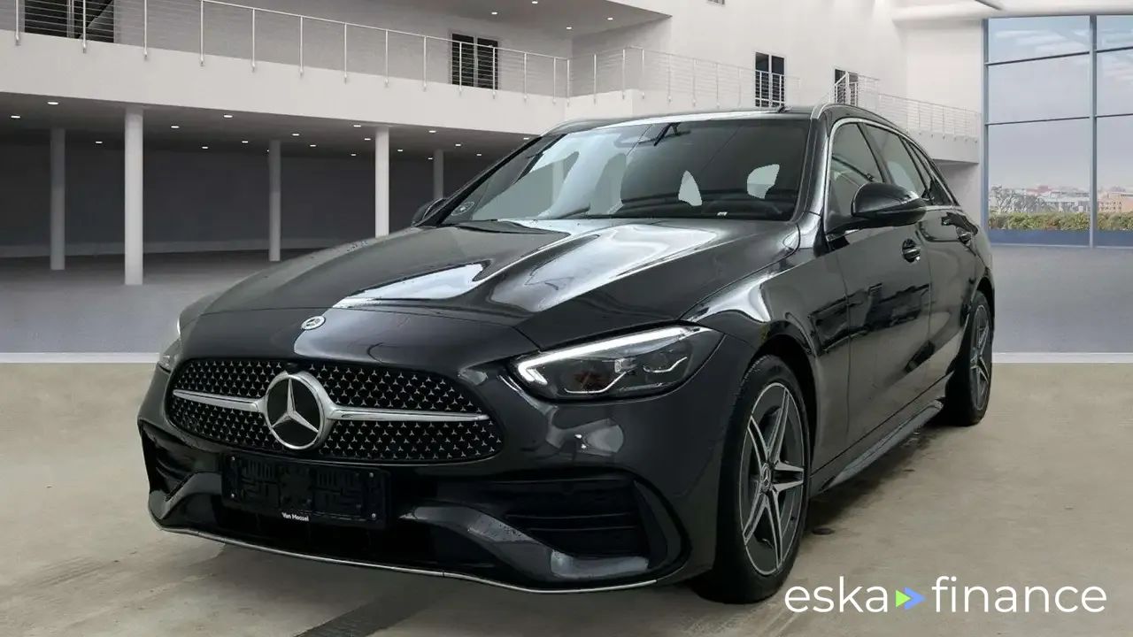 Lízing Kombi MERCEDES C 220 2024