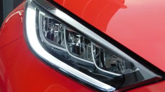 Lízing Hatchback Toyota Yaris 2021