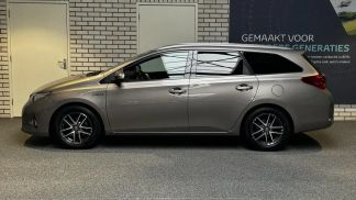 Wagon Toyota Auris 2015