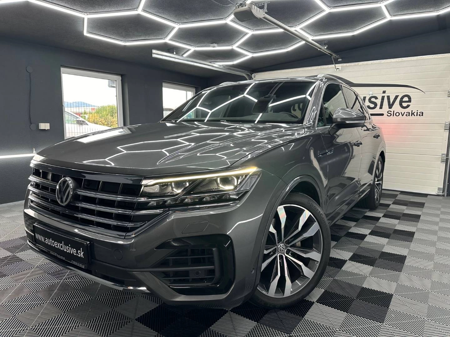 SUV Volkswagen Touareg 2019