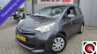 Lízing Hatchback Toyota Verso-S 2013