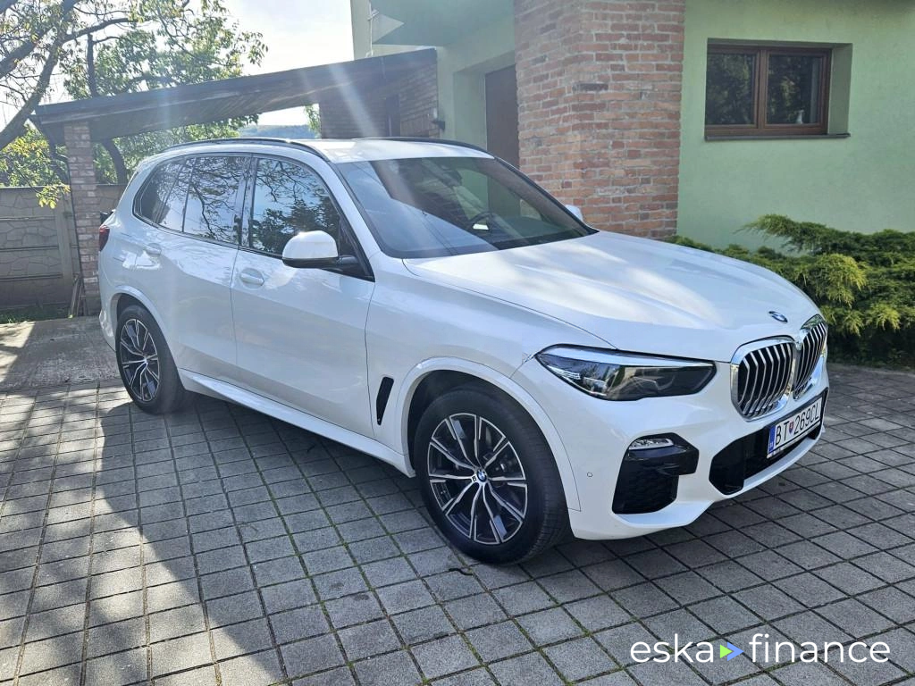 SUV BMW X5 2021