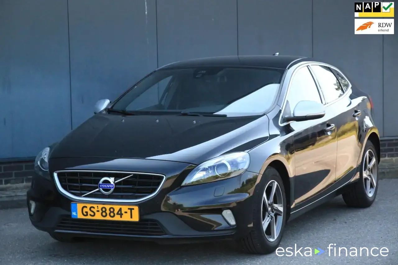 Hatchback Volvo V40 2015