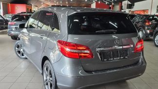 Lízing Hatchback MERCEDES B 180 2014