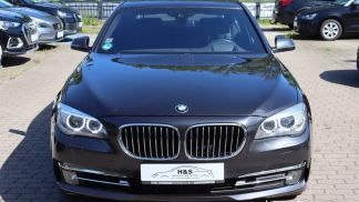 Finansowanie Sedan BMW 750 2013